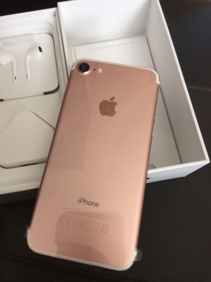 sprzedaż Apple iPhone 7 32GB kosztuje 480 euro