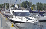 Gdynia -Marina. Luksusowa łódź motorowa.