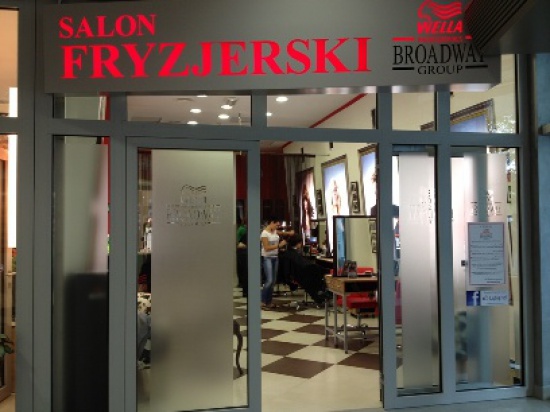 Zatrudnimy fryzjera lub fryzjerkę do salonu w Sky Tower Wrocław